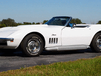 Image 2 of 22 of a 1969 CHEVROLET CORVETTE