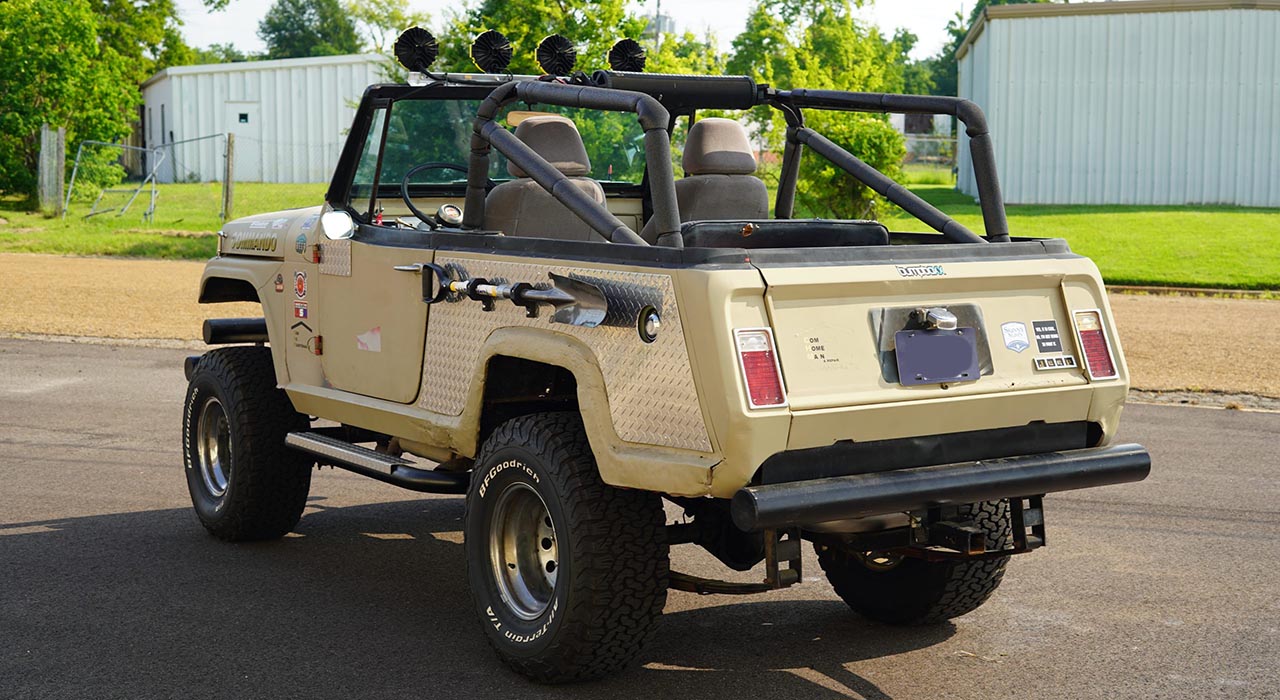 3rd Image of a 1970 JEEP COMMANDO
