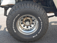 Image 10 of 32 of a 1970 JEEP COMMANDO