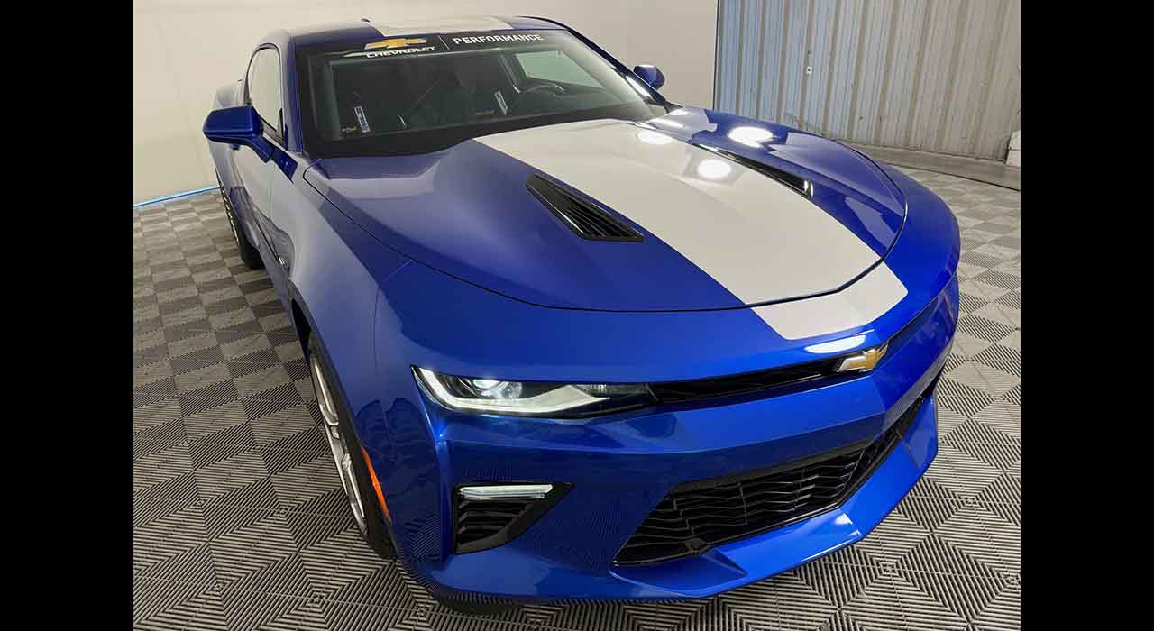 2nd Image of a 2018 CHEVROLET CAMARO 1SS