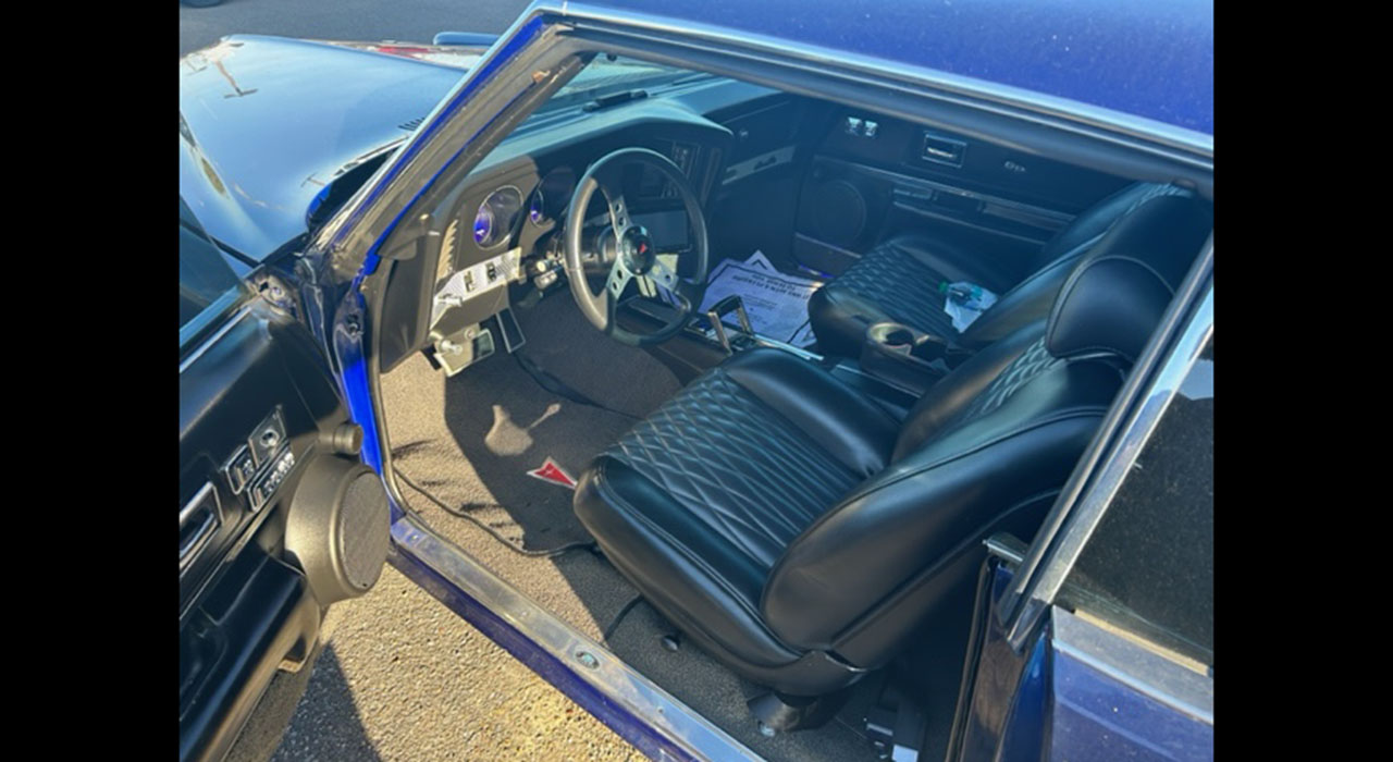 2nd Image of a 1972 PONTIAC GRAND PRIX