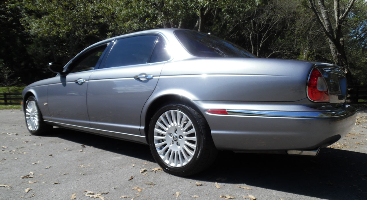 3rd Image of a 2007 JAGUAR XJ SERIES VANDEN PLAS