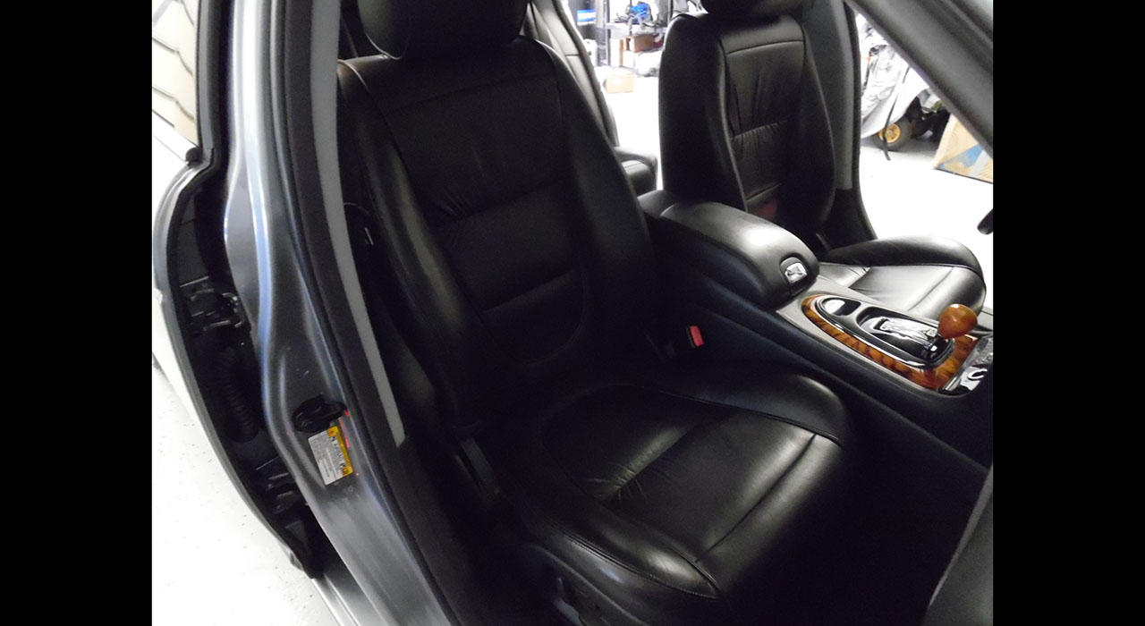 8th Image of a 2007 JAGUAR XJ SERIES VANDEN PLAS