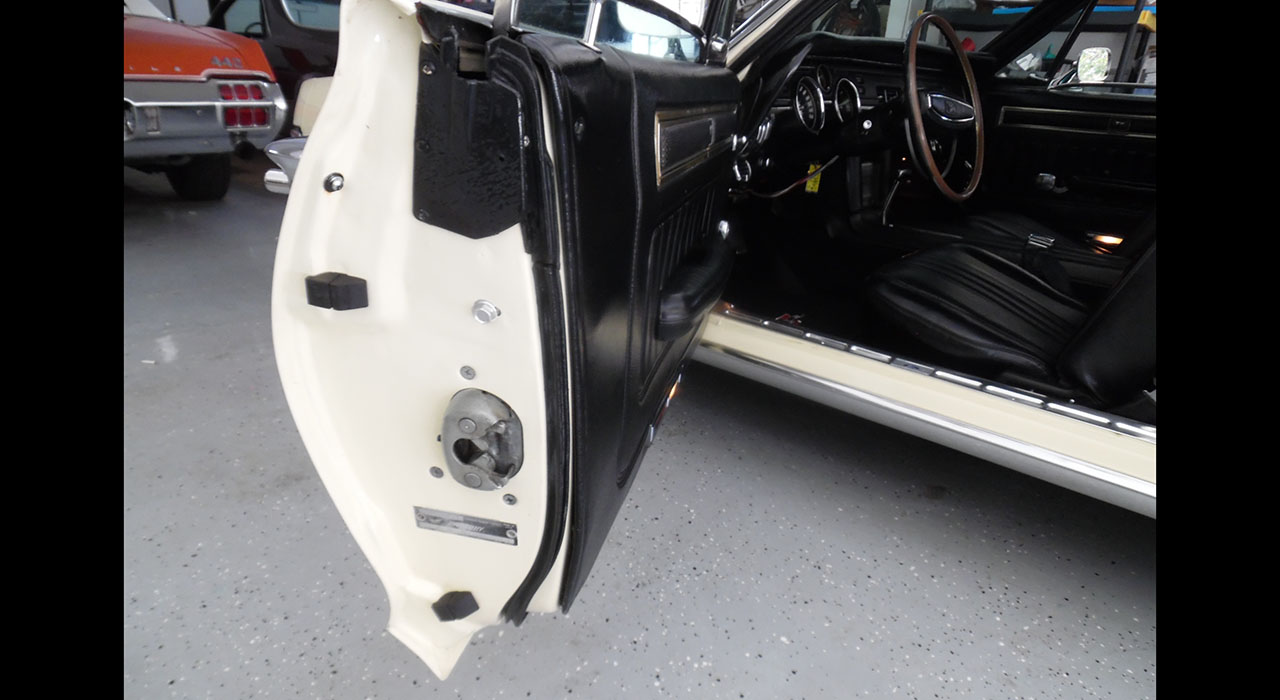 9th Image of a 1968 MERCURY COUGAR