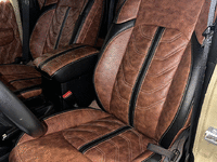 Image 11 of 14 of a 2021 JEEP GLADIATOR SPORT
