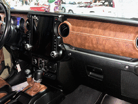 Image 12 of 14 of a 2021 JEEP GLADIATOR SPORT