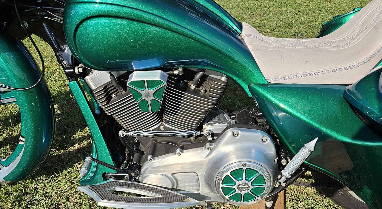7th Image of a 2008 HARLEY-DAVIDSON FLHX