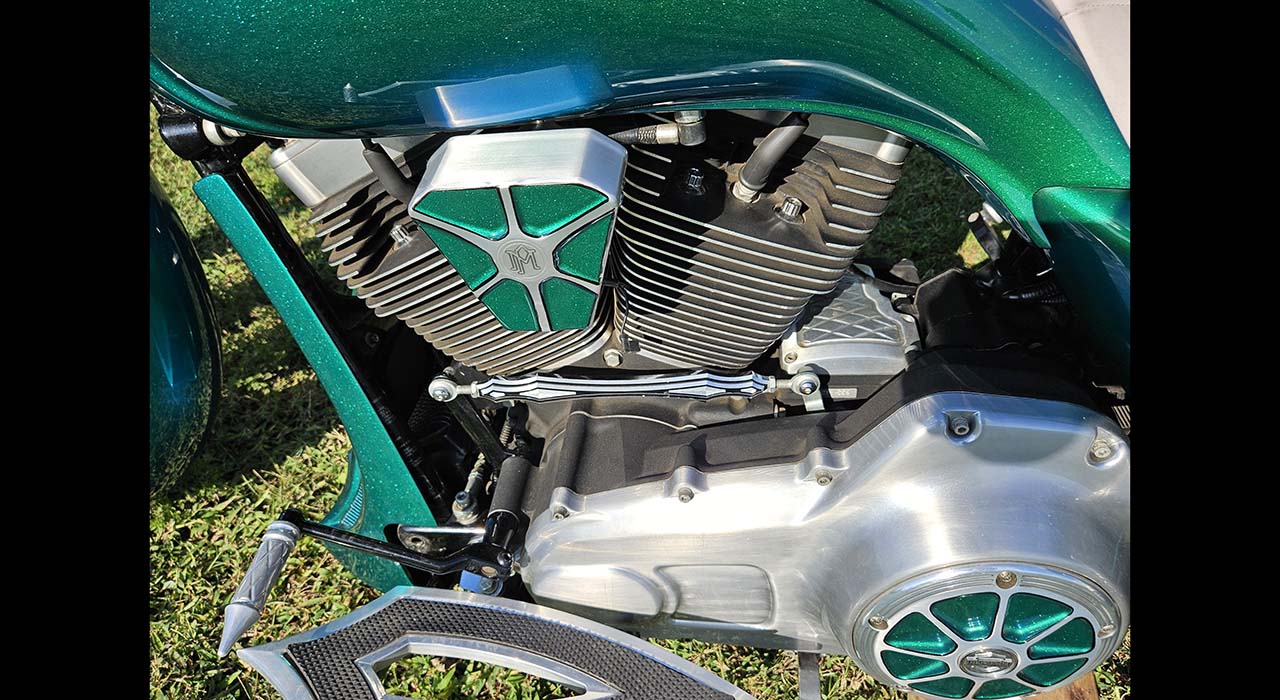 21st Image of a 2008 HARLEY-DAVIDSON FLHX