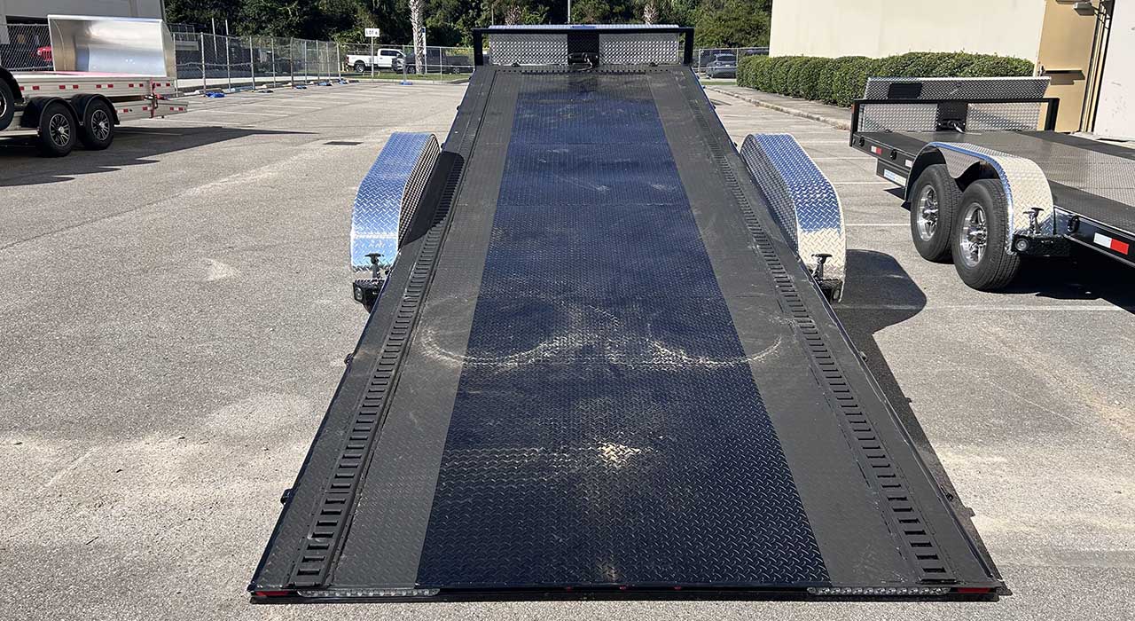 3rd Image of a 2026 TRAXX MANUF 22'