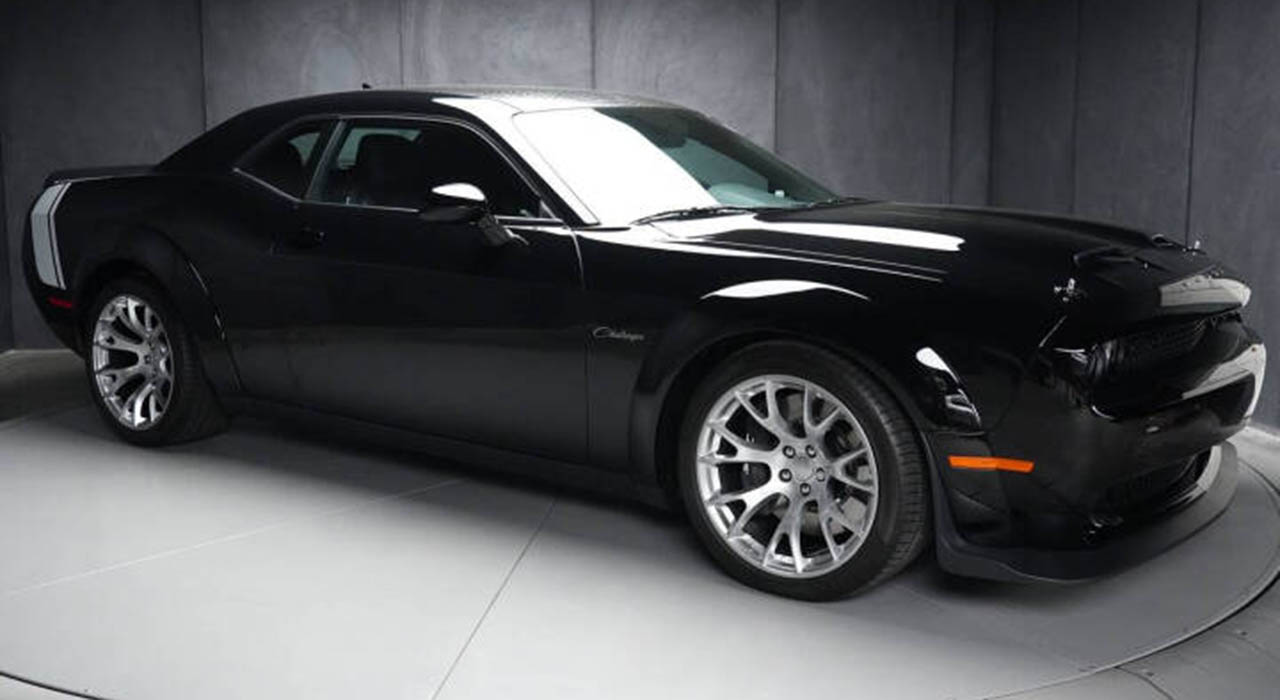 3rd Image of a 2023 DODGE CHALLENGER SRT HELLCAT REDEYE