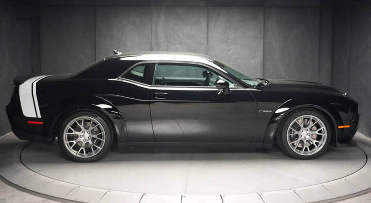 6th Image of a 2023 DODGE CHALLENGER SRT HELLCAT REDEYE