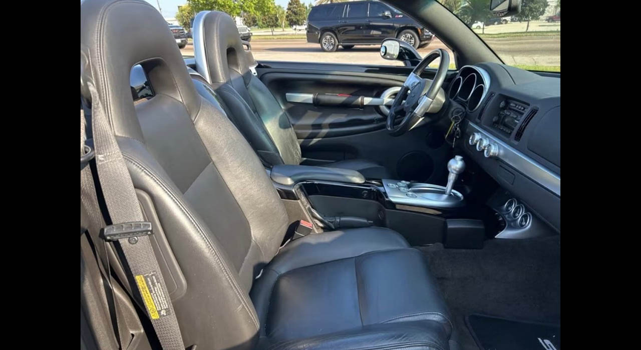 8th Image of a 2004 CHEVROLET SSR LS