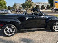 Image 2 of 9 of a 2004 CHEVROLET SSR LS