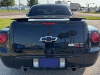 Image 5 of 9 of a 2004 CHEVROLET SSR LS