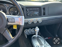 Image 8 of 9 of a 2004 CHEVROLET SSR LS