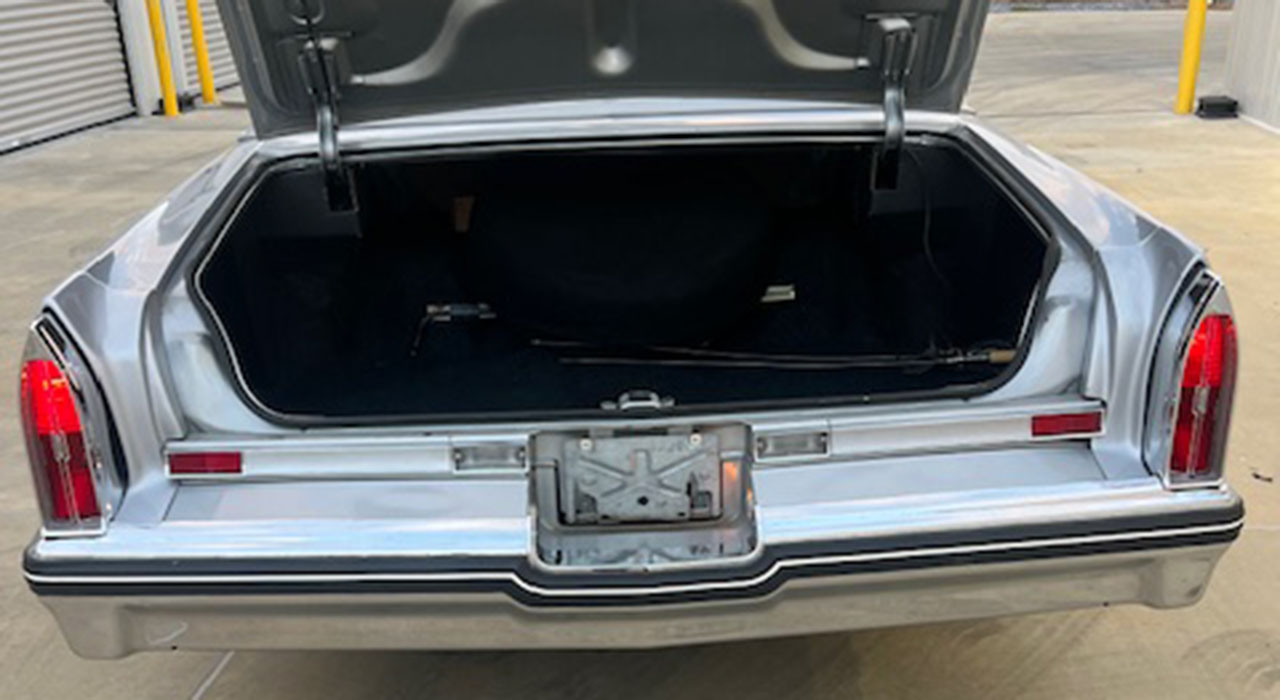 7th Image of a 1976 OLDSMOBILE 98