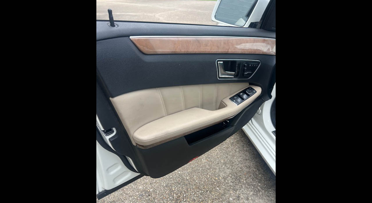 15th Image of a 2012 MERCEDES E-CLASS E350