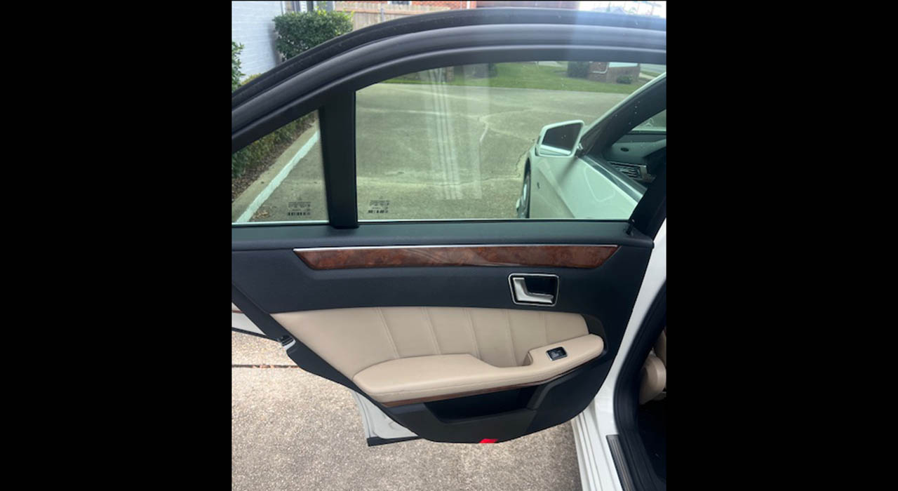 17th Image of a 2012 MERCEDES E-CLASS E350