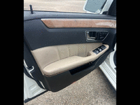 Image 16 of 31 of a 2012 MERCEDES E-CLASS E350