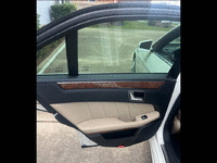 Image 18 of 31 of a 2012 MERCEDES E-CLASS E350