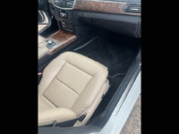 Image 21 of 31 of a 2012 MERCEDES E-CLASS E350
