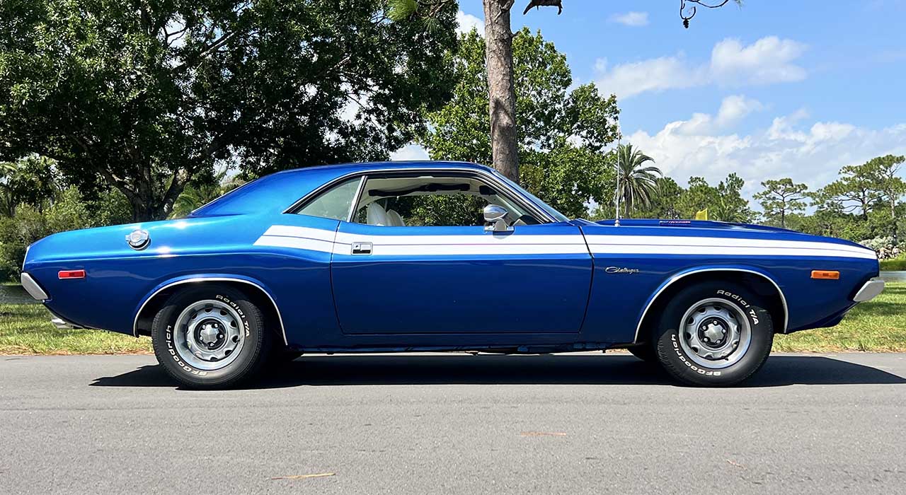 1st Image of a 1972 DODGE CHALLENGER RALLYE EDITION