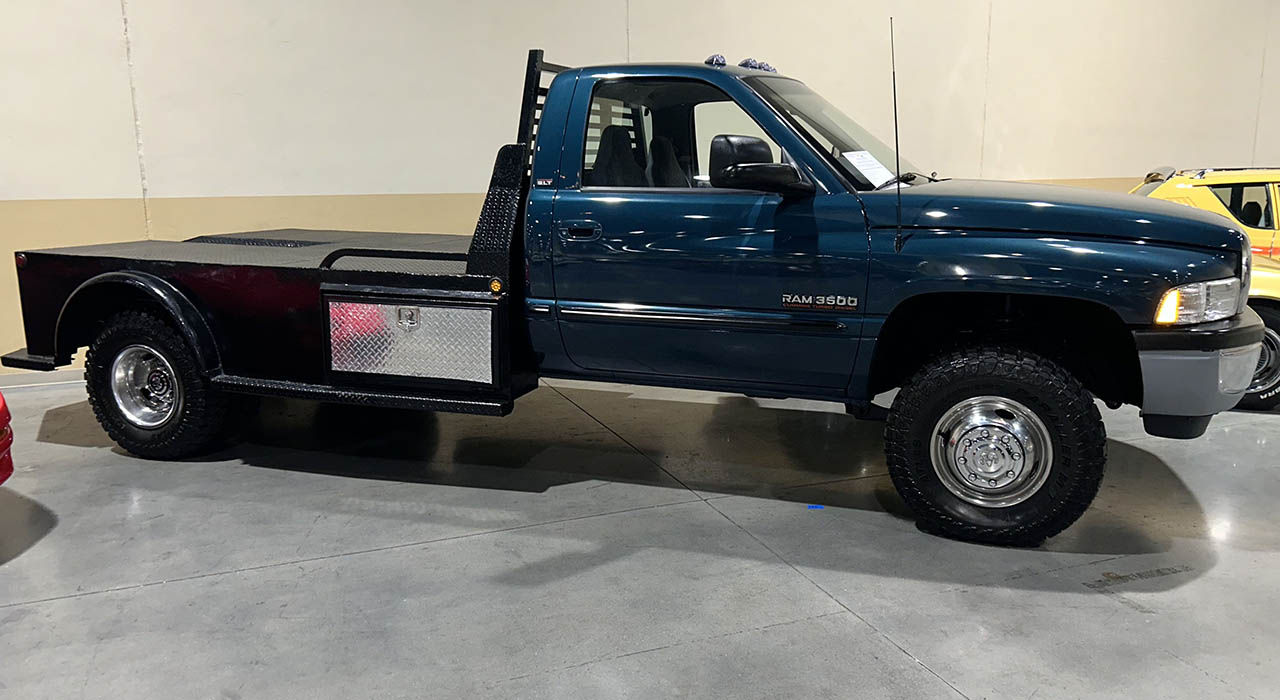 2nd Image of a 1998 DODGE RAM PICKUP 3500