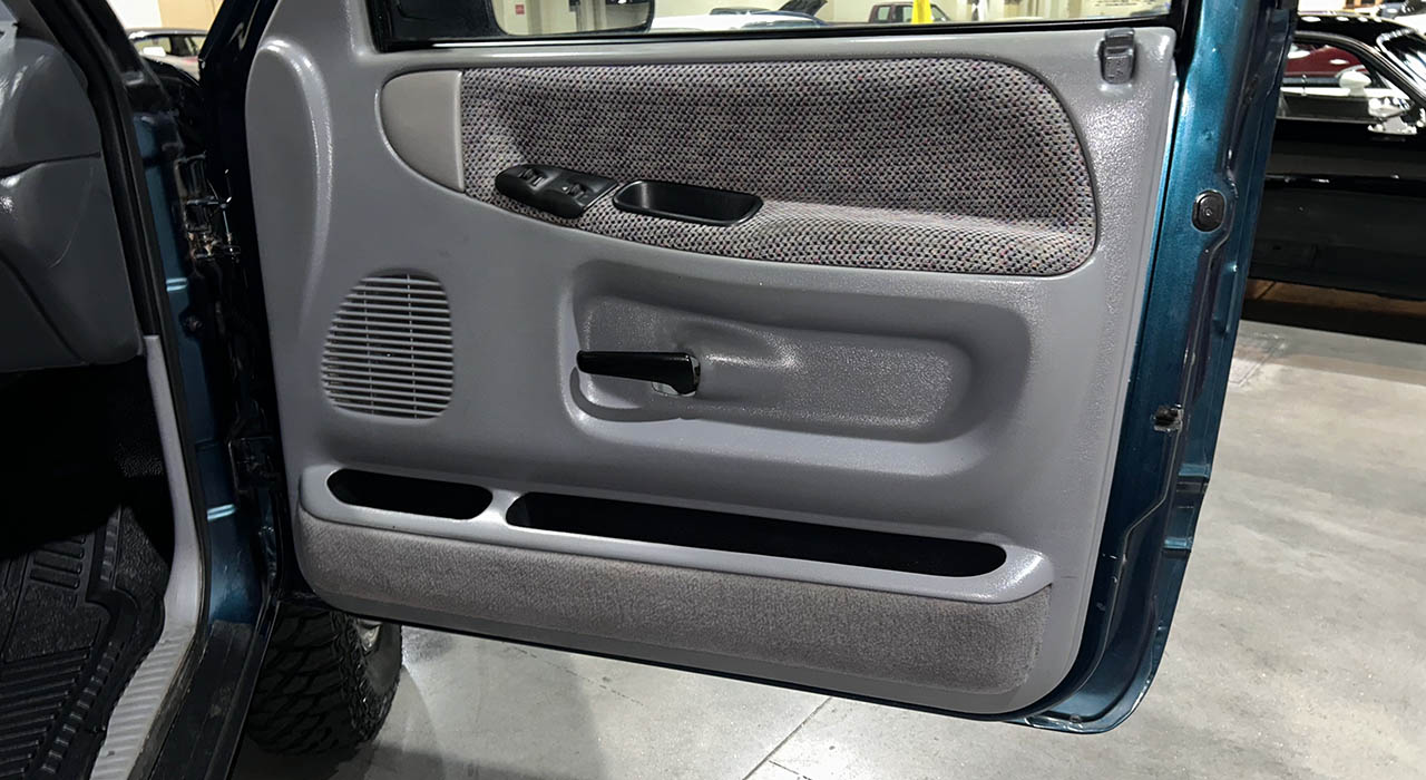 9th Image of a 1998 DODGE RAM PICKUP 3500