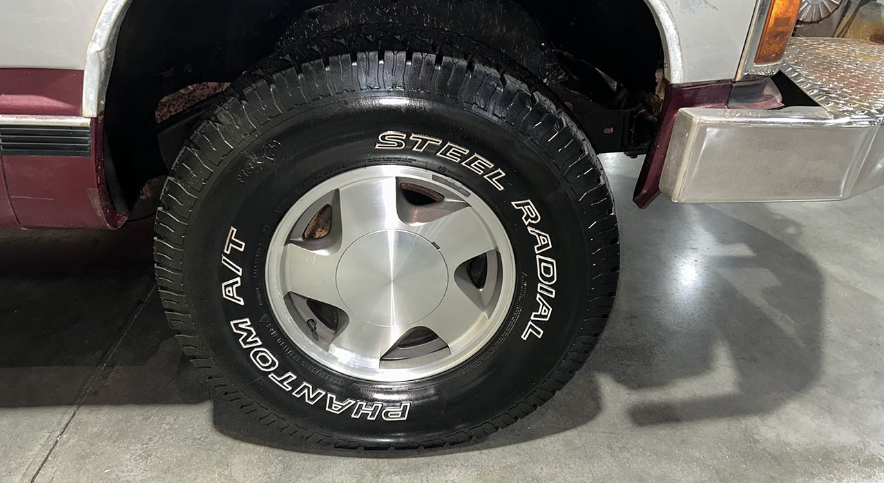5th Image of a 1988 CHEVROLET K2500