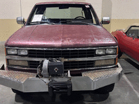Image 4 of 15 of a 1988 CHEVROLET K2500