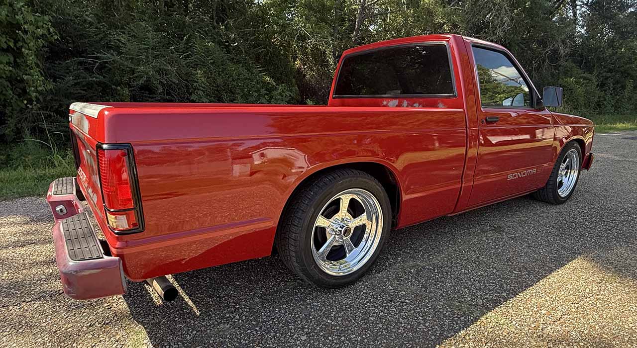 4th Image of a 1991 GMC SONOMA