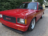 Image 2 of 15 of a 1991 GMC SONOMA