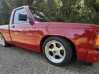 Image 3 of 15 of a 1991 GMC SONOMA