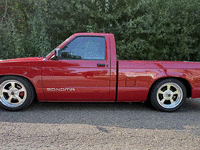Image 6 of 15 of a 1991 GMC SONOMA