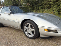 Image 2 of 15 of a 1996 CHEVROLET CORVETTE