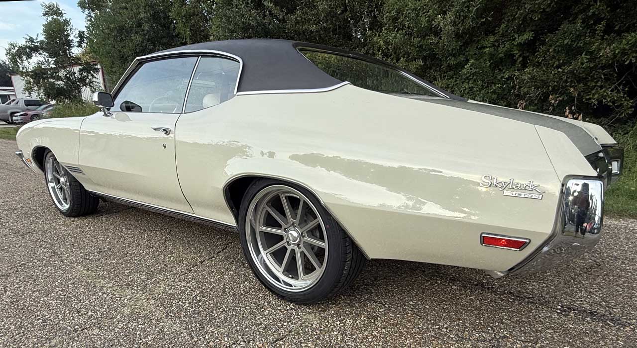 2nd Image of a 1971 BUICK SKYLARK