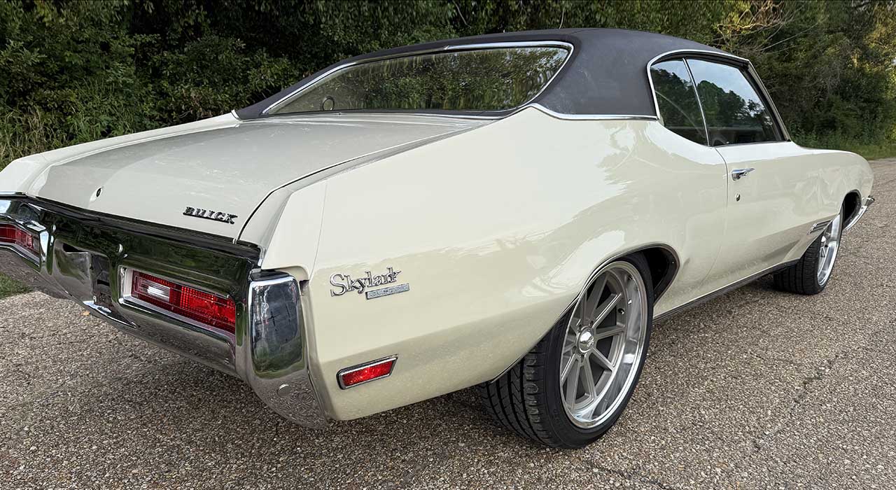 3rd Image of a 1971 BUICK SKYLARK