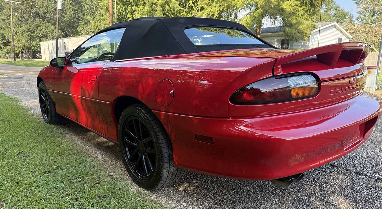 3rd Image of a 2002 CHEVROLET CAMARO Z28