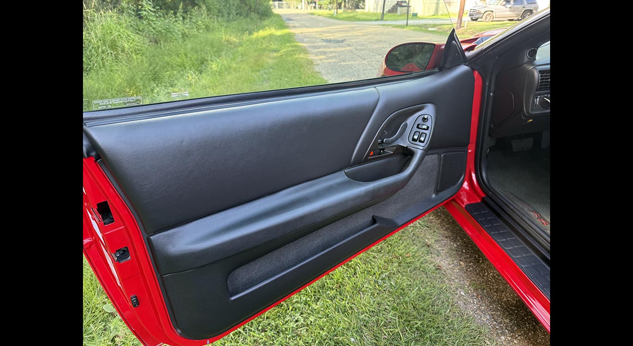8th Image of a 2002 CHEVROLET CAMARO Z28