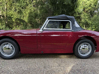 Image 4 of 16 of a 1961 AUSTIN HEALEY SPRITE