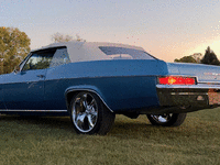 Image 7 of 18 of a 1966 CHEVROLET IMPALA