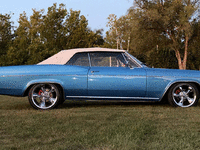 Image 10 of 18 of a 1966 CHEVROLET IMPALA