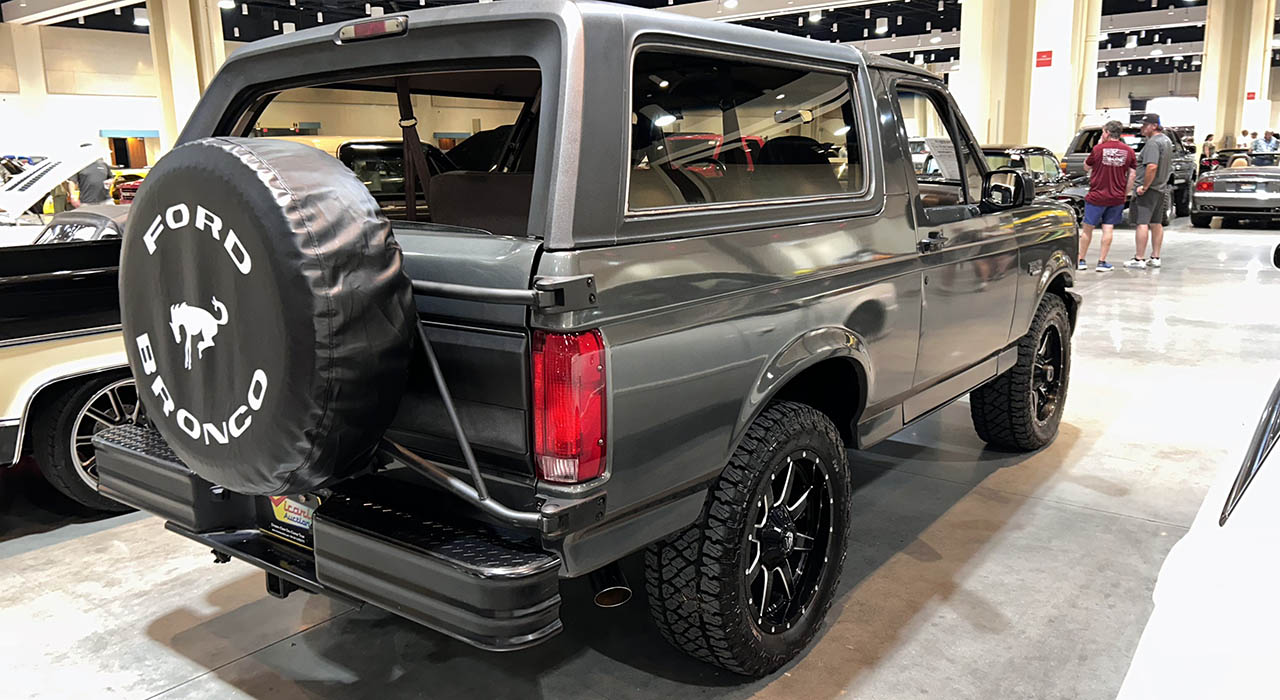 1st Image of a 1993 FORD BRONCO