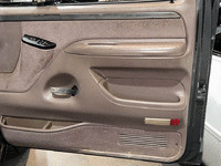 Image 6 of 12 of a 1993 FORD BRONCO