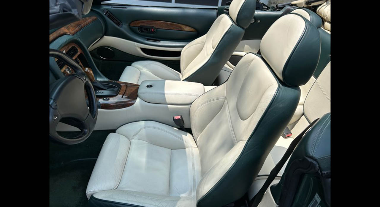 5th Image of a 2001 ASTON MARTIN DB7 VANTAGE VOLANTE