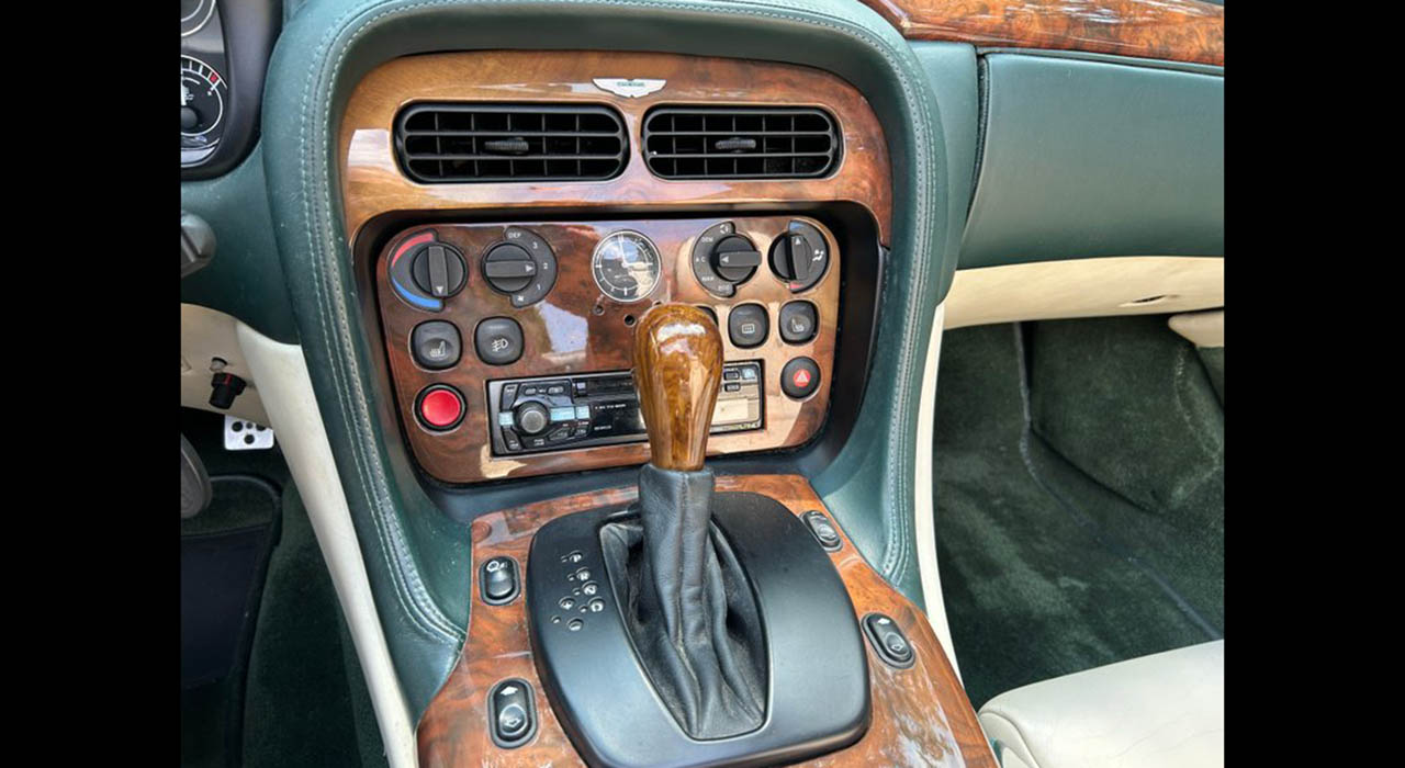 8th Image of a 2001 ASTON MARTIN DB7 VANTAGE VOLANTE