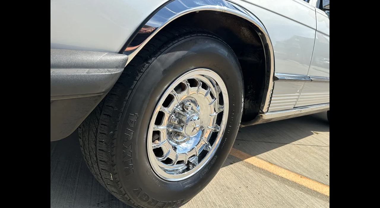 11th Image of a 1982 MERCEDES-BENZ 380 380SL