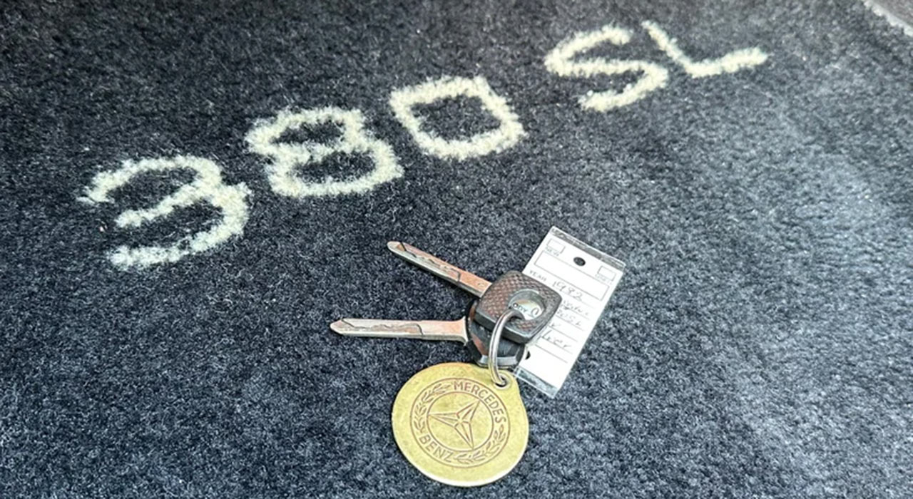 17th Image of a 1982 MERCEDES-BENZ 380 380SL