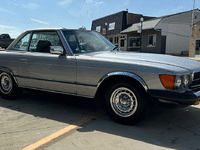 Image 2 of 20 of a 1982 MERCEDES-BENZ 380 380SL