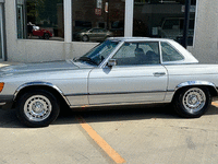 Image 3 of 20 of a 1982 MERCEDES-BENZ 380 380SL